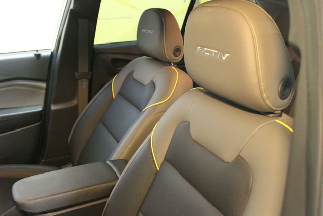 Used 2025 Chevrolet Trax ACTIV w/ Sunroof Package image 16