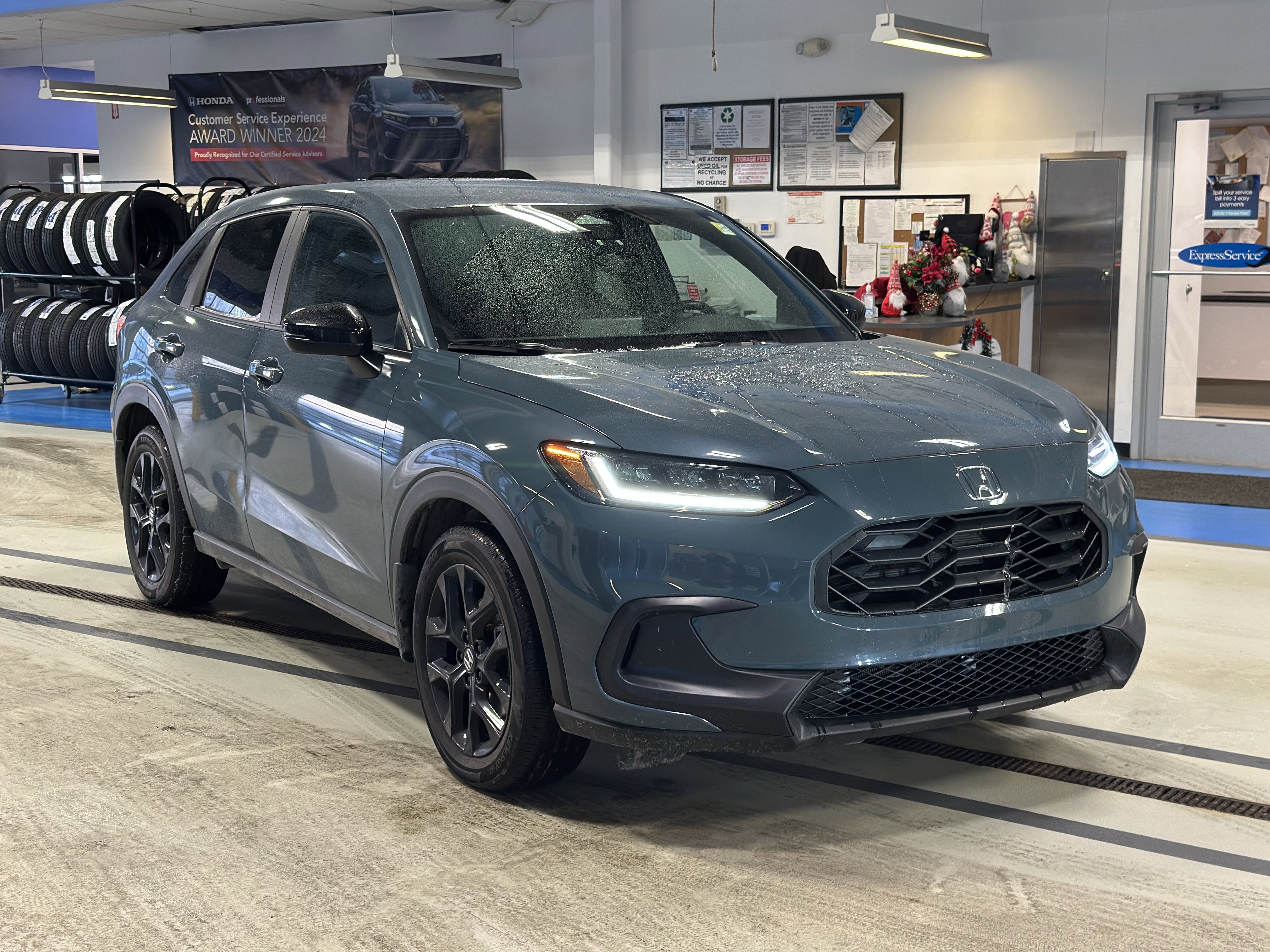 Used 2024 Honda HR-V Sport image 3