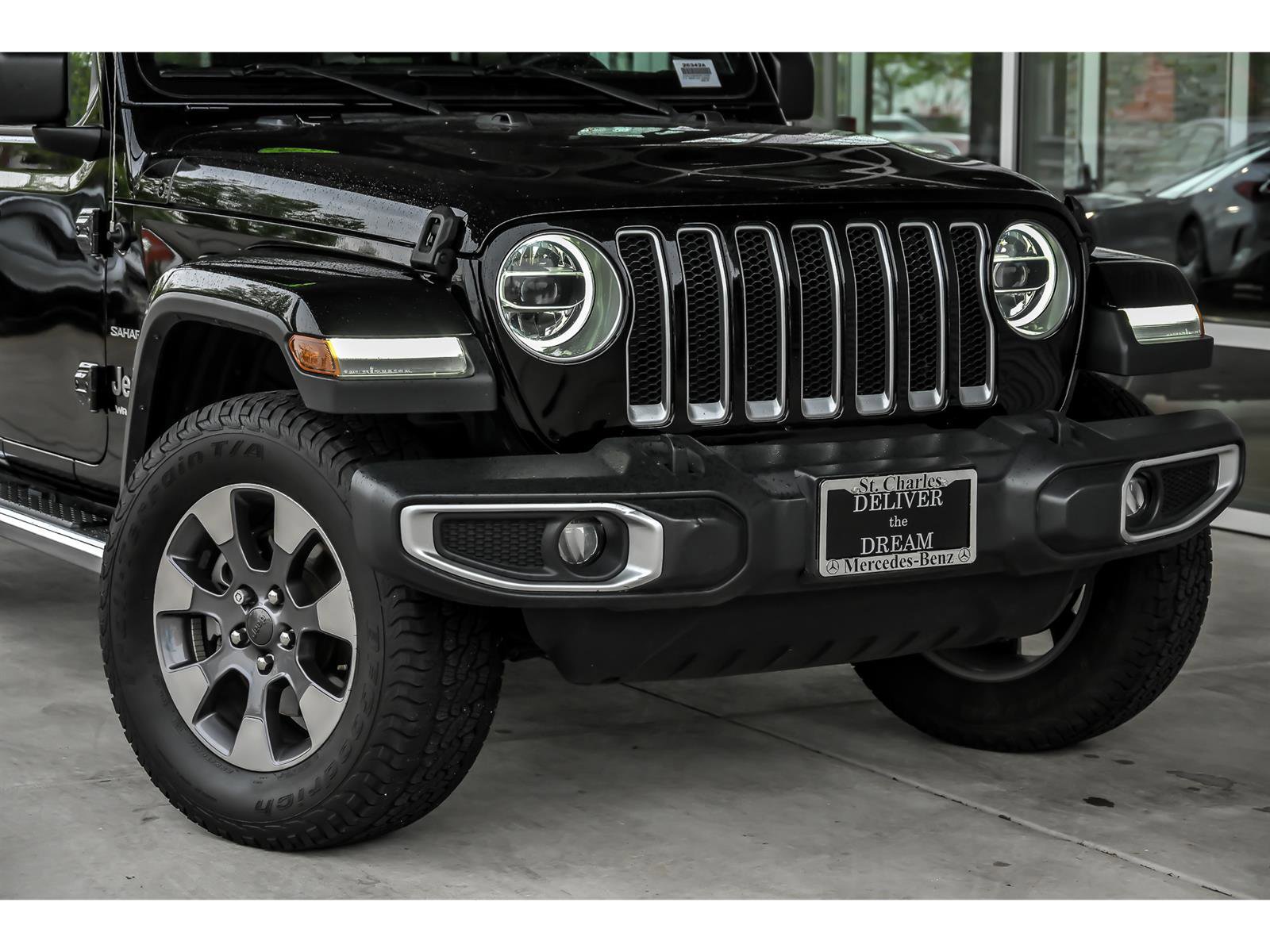 Used 2019 Jeep Wrangler Unlimited Sahara AWD/4WD video 2