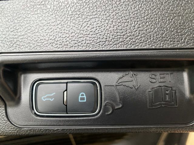 Used 2023 Ford Explorer XLT w/ Equipment Group 202A image 8