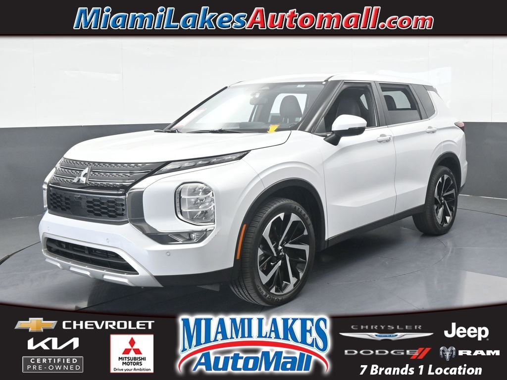 Used 2023 Mitsubishi Outlander SE