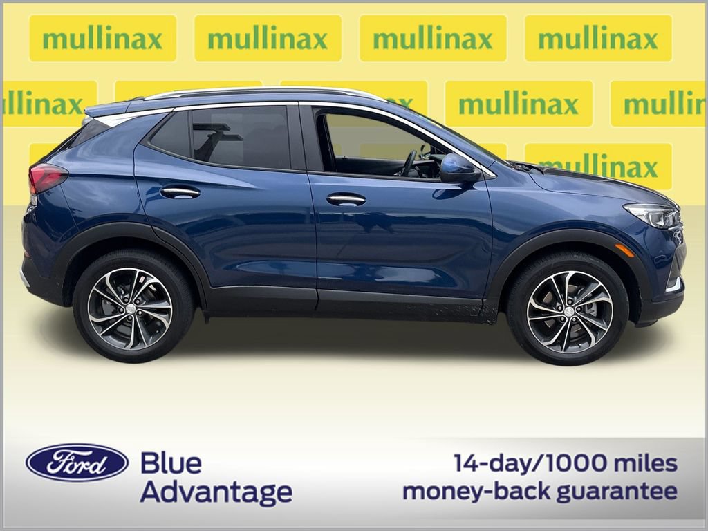 Used 2022 Buick Encore GX Select FWD image 2