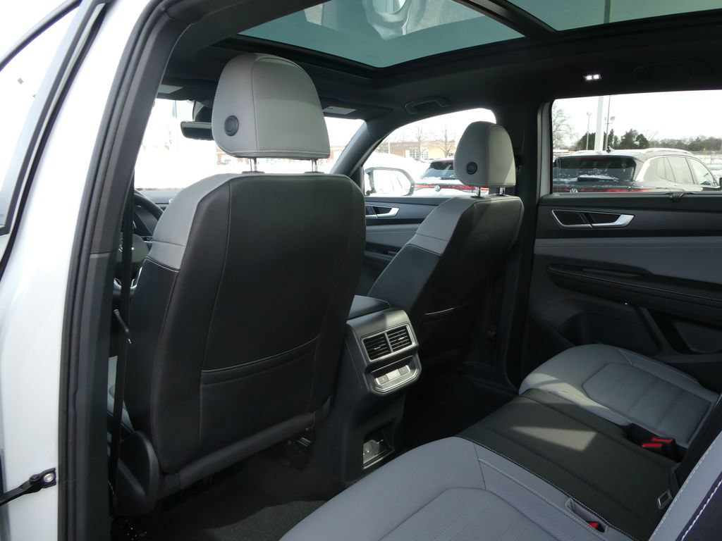 New 2026 Volkswagen Atlas Cross Sport SEL R-Line AWD/4WD image 11