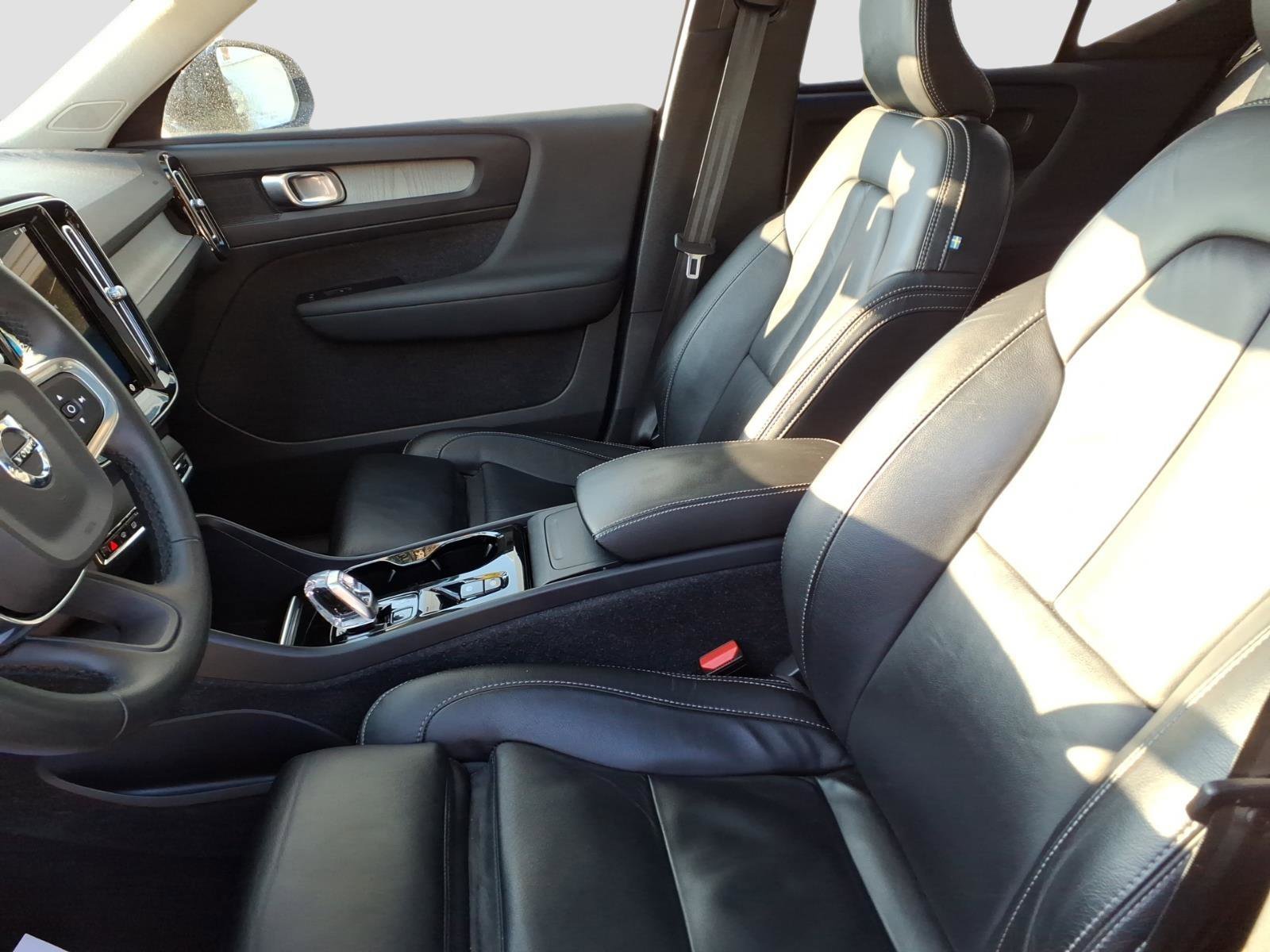 Certified 2023 Volvo XC40 B5 Plus w/ Driver Assist Package image 11