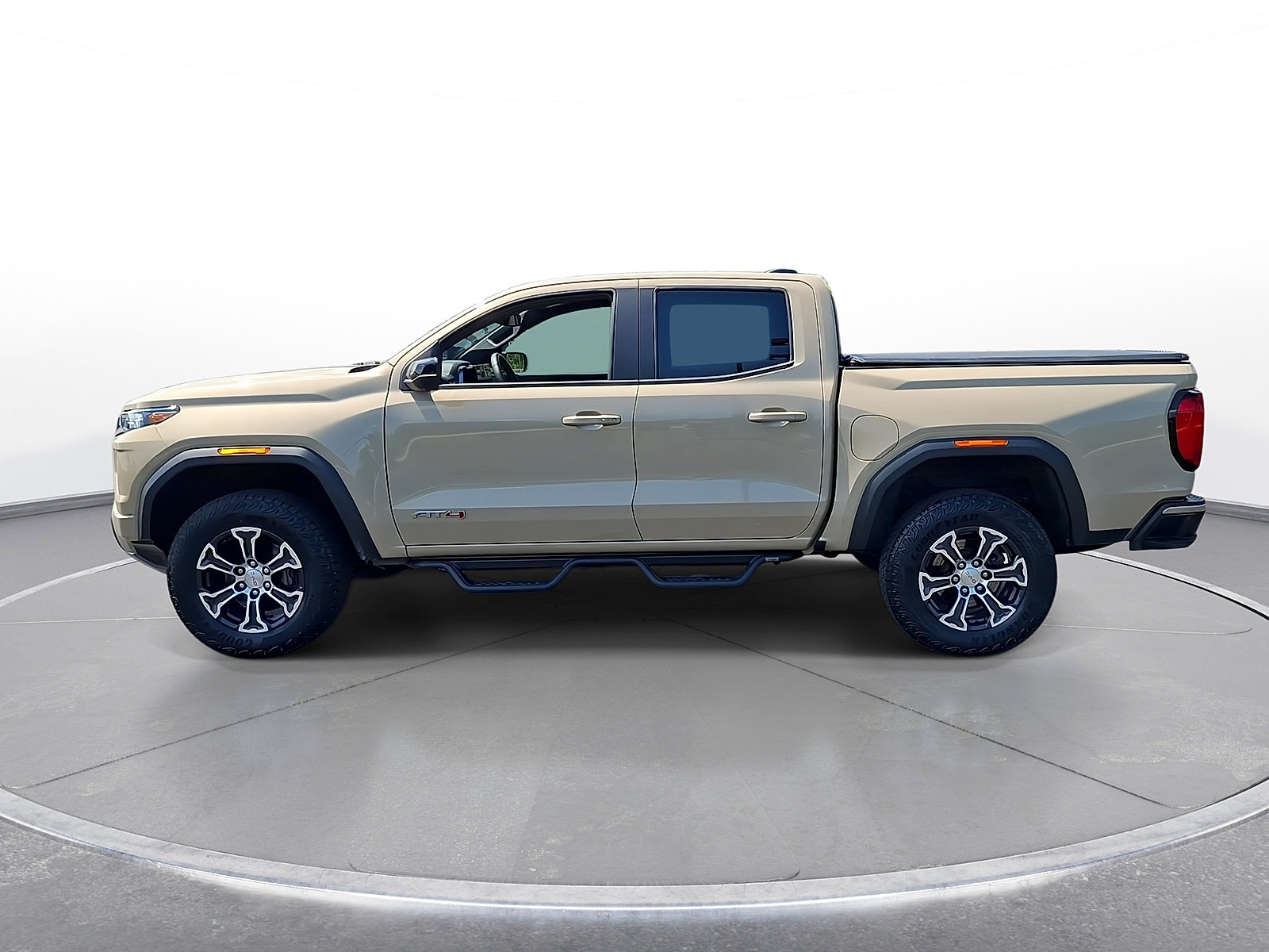 Used 2023 GMC Canyon AT4 w/ AT4 Premium Package AWD/4WD image 5