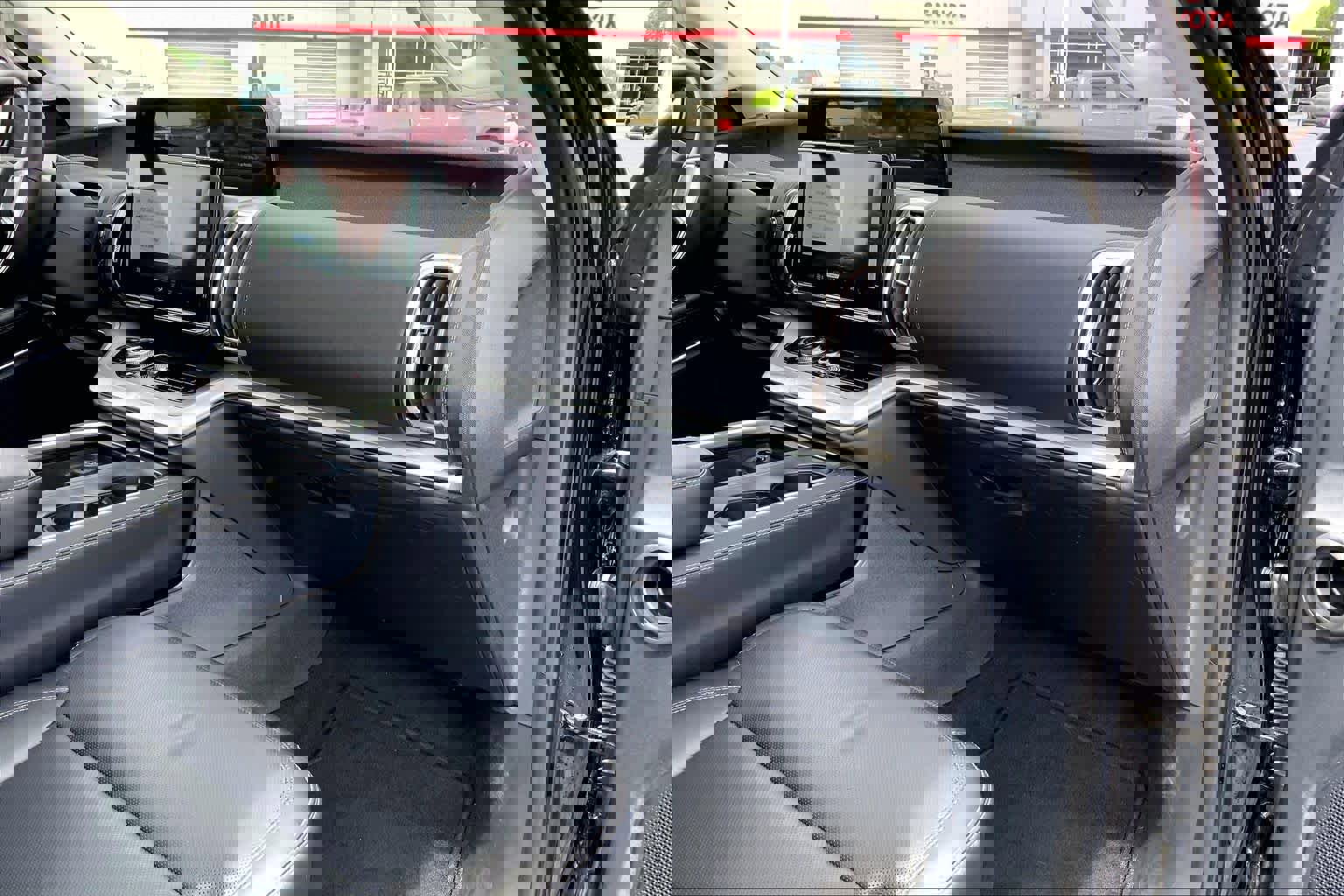 Used 2025 Ford Expedition Platinum AWD/4WD image 19