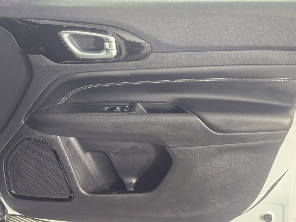 Used 2023 Jeep Compass Altitude image 41