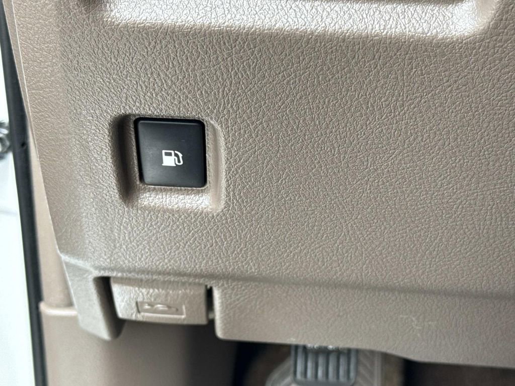 Used 2015 Lexus GX 460 w/ Premium Package image 48