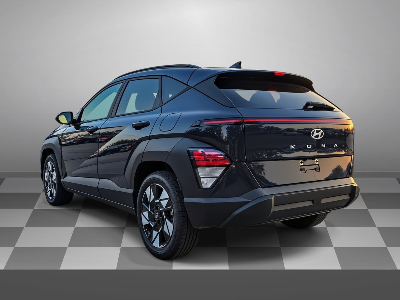 Used 2024 Hyundai Kona SEL FWD image 4