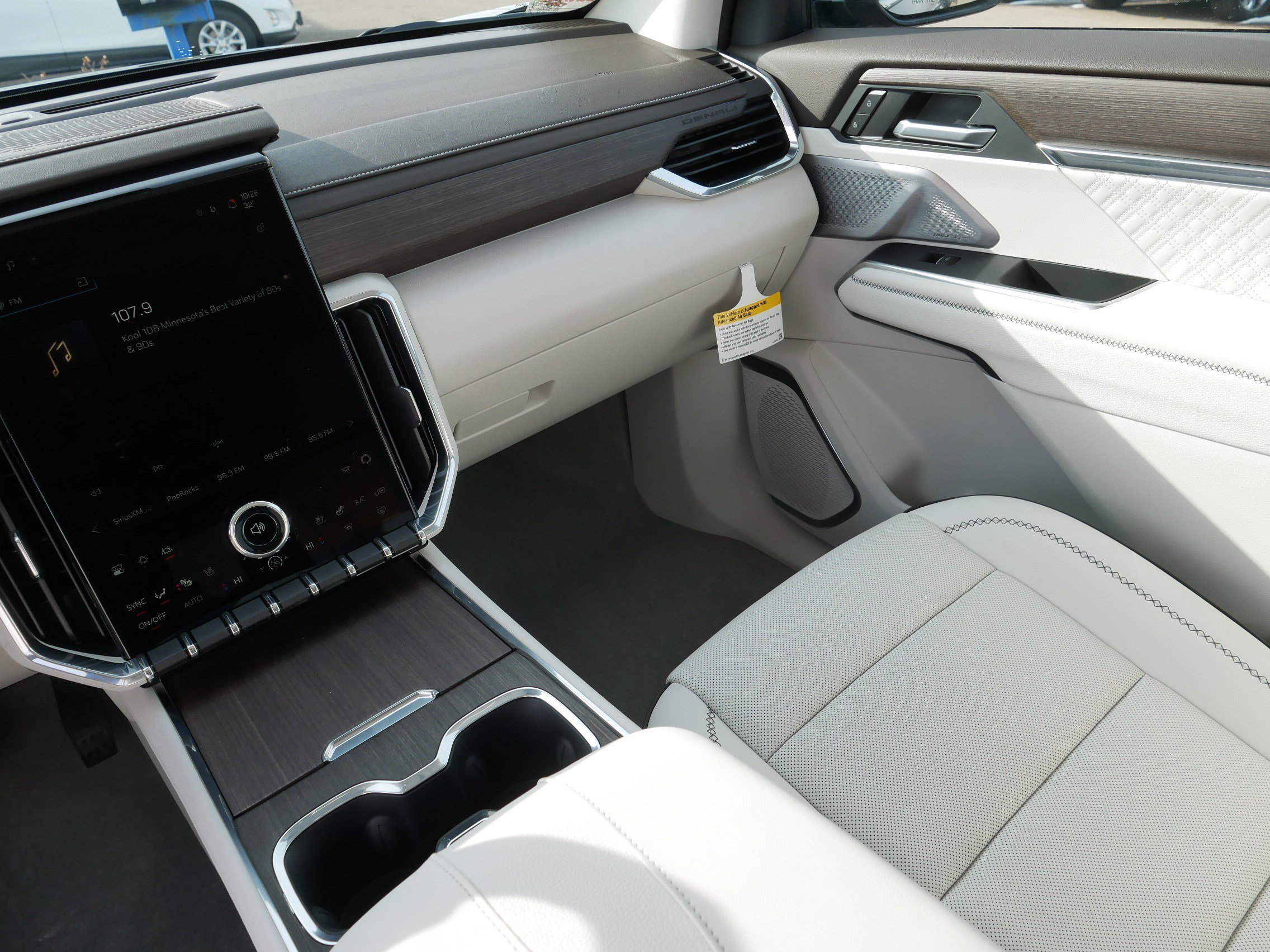 Certified 2025 GMC Acadia Denali w/ Super Cruise Package image 11