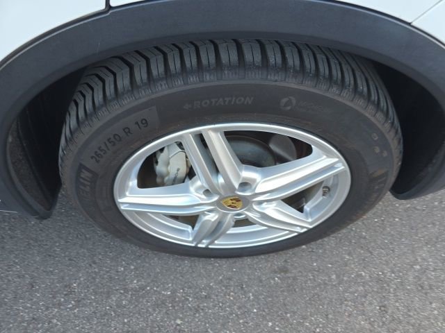 Used 2014 Porsche Cayenne S image 6