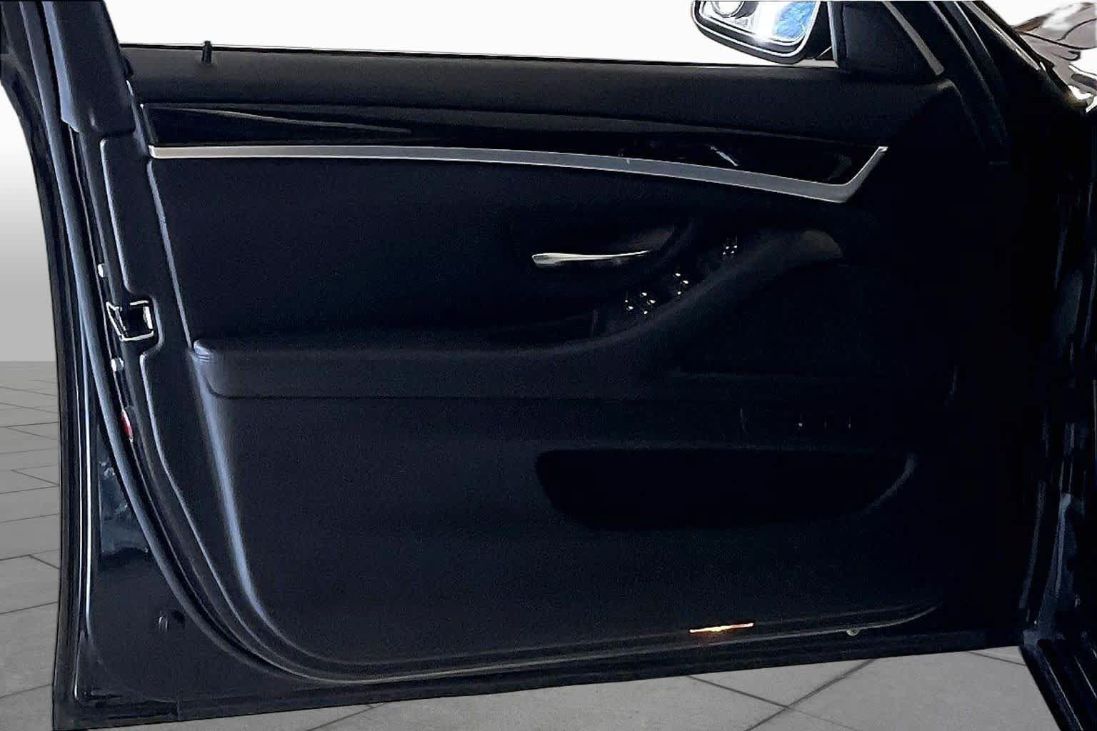 Used 2012 BMW 535i xDrive Sedan AWD/4WD image 19
