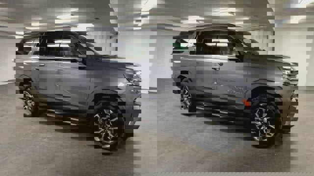 Certified 2021 Chevrolet Suburban LT w/ LT Signature Package image 2