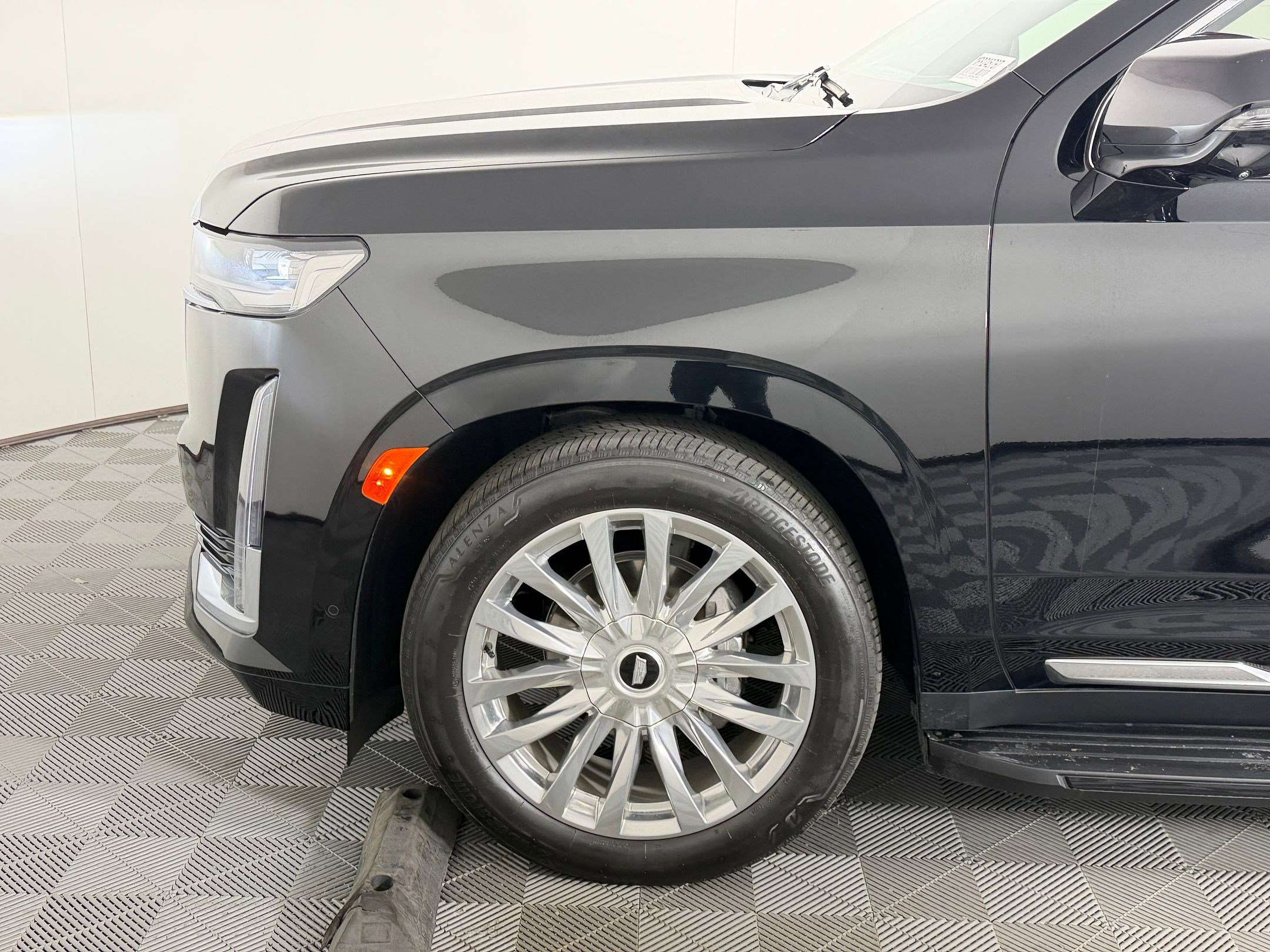 Used 2024 Cadillac Escalade Premium Luxury w/ Performance Package image 11