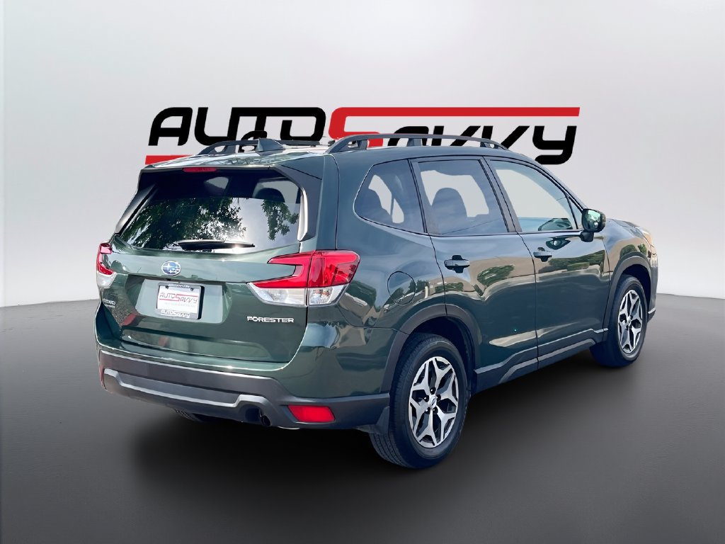 Used 2023 Subaru Forester Premium AWD/4WD image 7