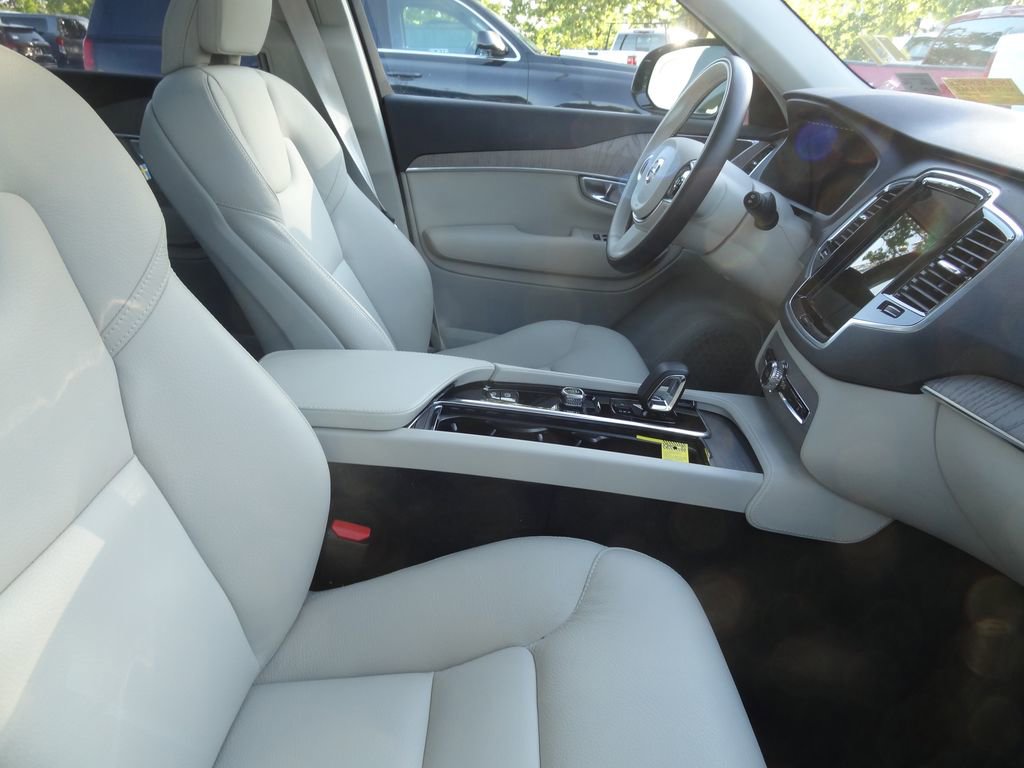 Used 2024 Volvo XC90 B6 Plus AWD/4WD image 8