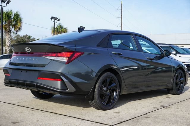 Certified 2026 Hyundai Elantra Sport FWD image 4