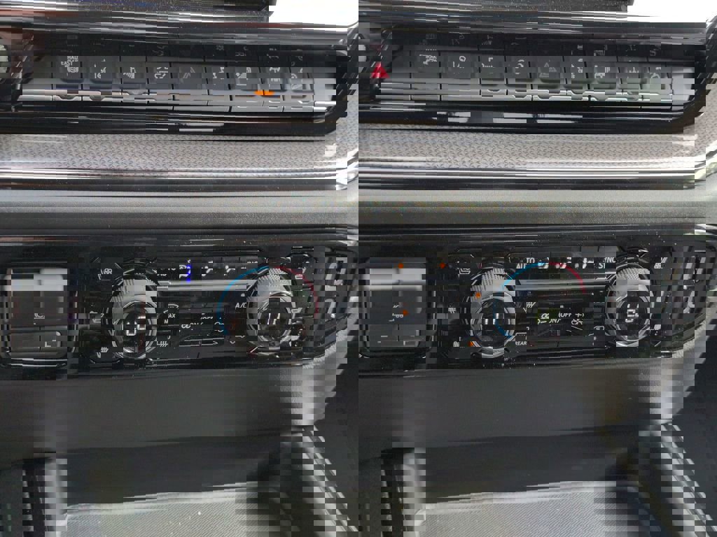 New 2026 Chevrolet Silverado 2500 ZR2 w/ LPO, Dark Essentials Package image 18