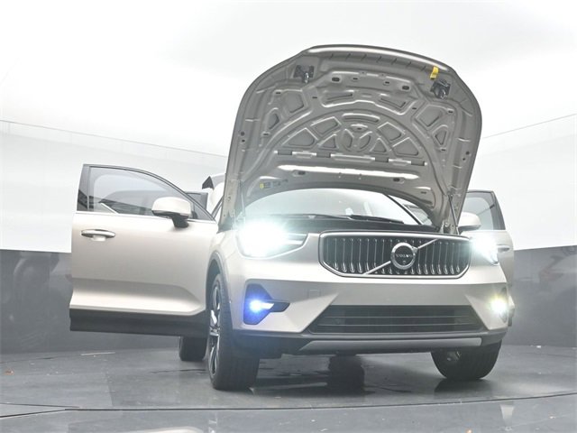 Used 2024 Volvo XC40 B5 Plus w/ Protection Package Premier image 53