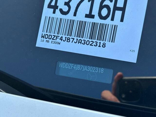 Used 2018 Mercedes-Benz E 300 image 4