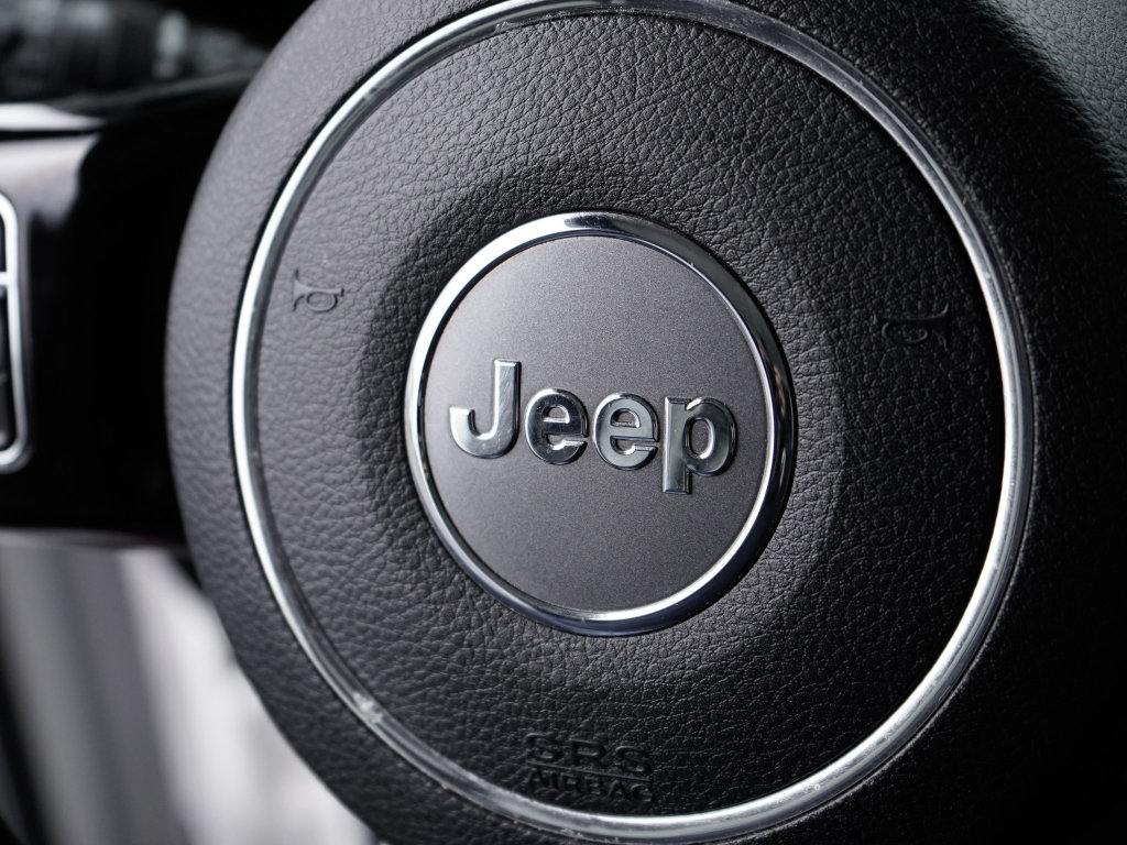 Used 2017 Jeep Wrangler Unlimited Sahara AWD/4WD image 19
