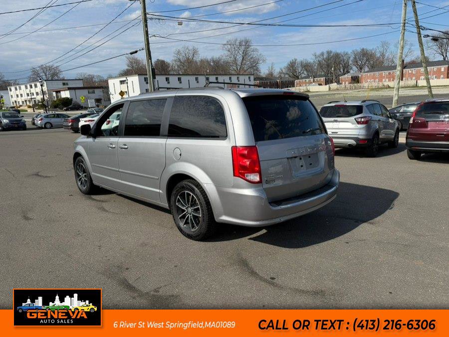 Used 2016 Dodge Grand Caravan R/T image 7