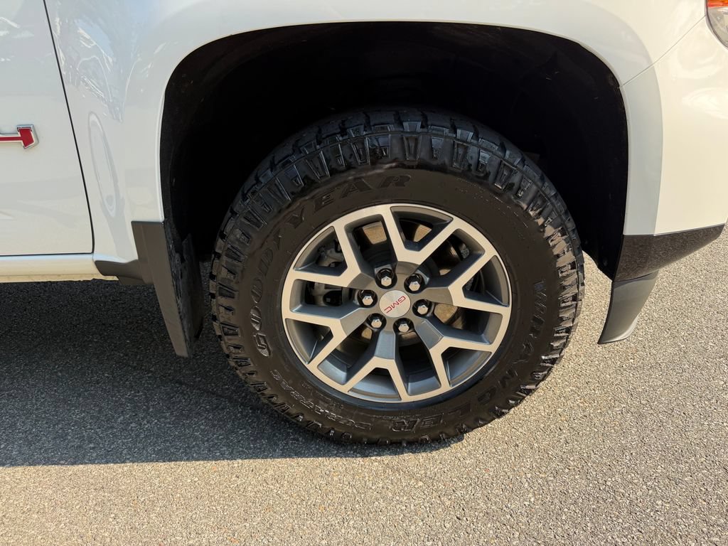 Used 2022 GMC Canyon AT4 w/ Driver Alert Package AWD/4WD image 14