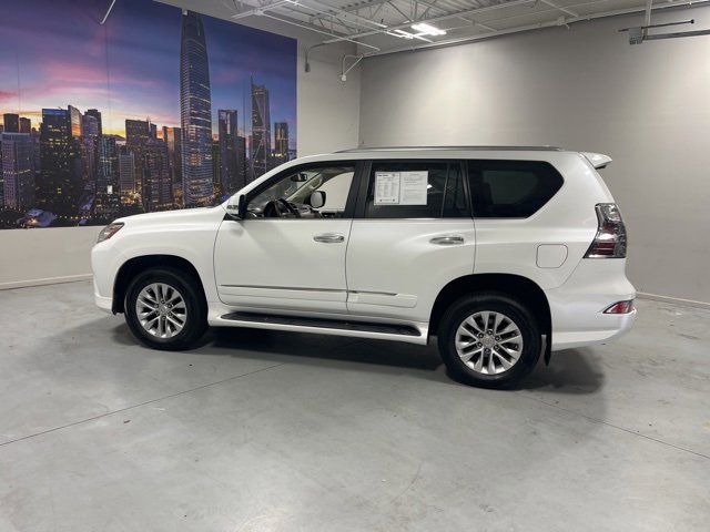 Used 2016 Lexus GX 460 image 4