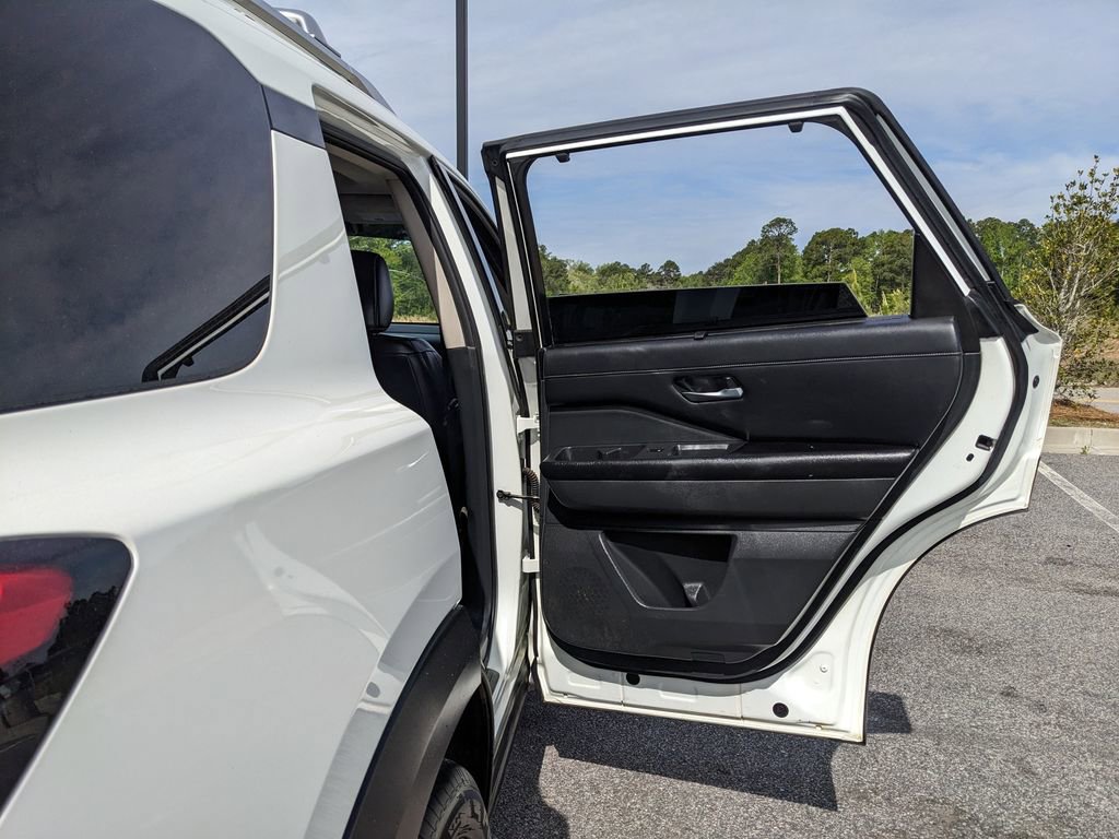 Used 2024 Nissan Pathfinder SL w/ SL Premium Package FWD image 61