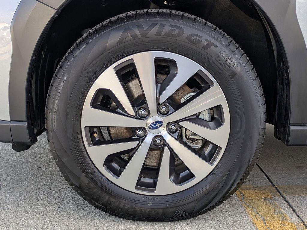 Used 2025 Subaru Outback Premium image 31