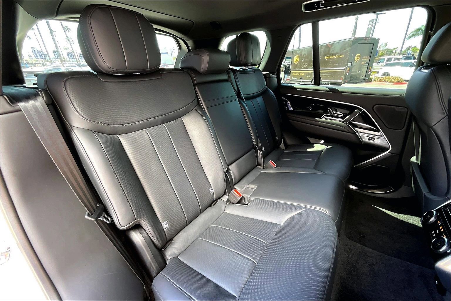 Used 2024 Land Rover Range Rover SE image 26