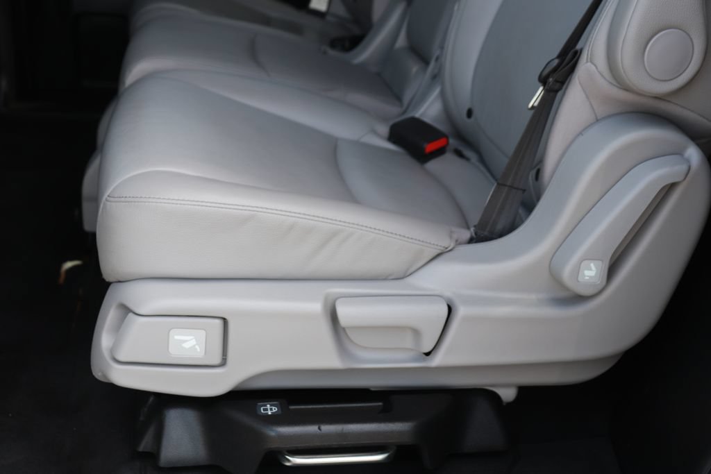 Used 2024 Honda Odyssey EX-L image 12