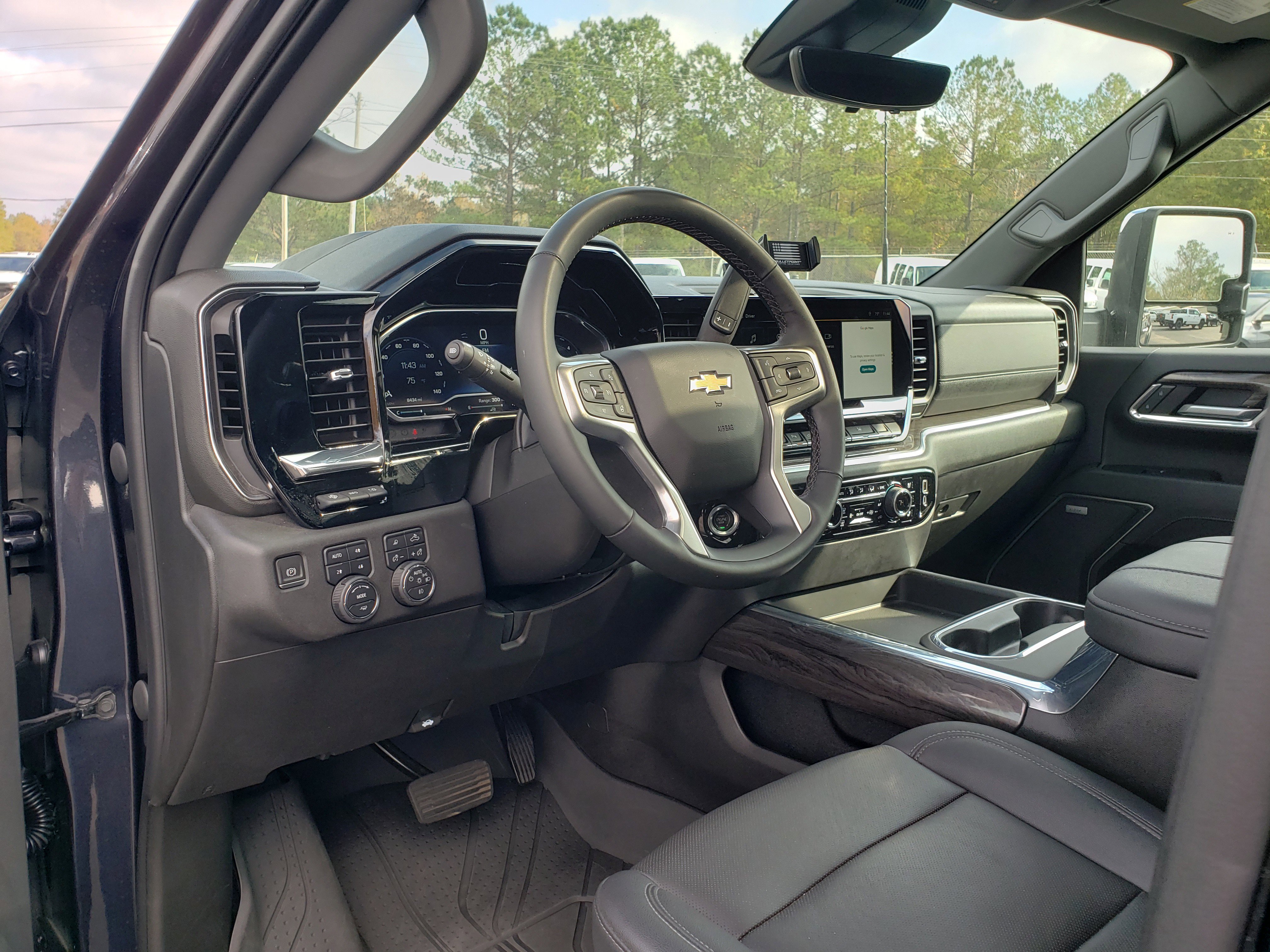 Used 2024 Chevrolet Silverado 3500 LTZ w/ LTZ Plus Package image 28