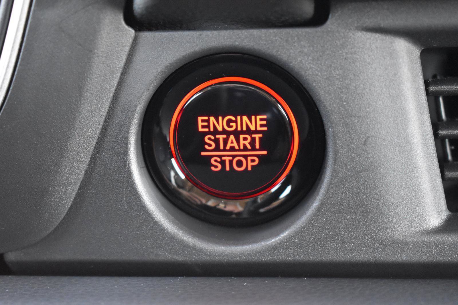 New 2025 Honda Pilot Touring image 5