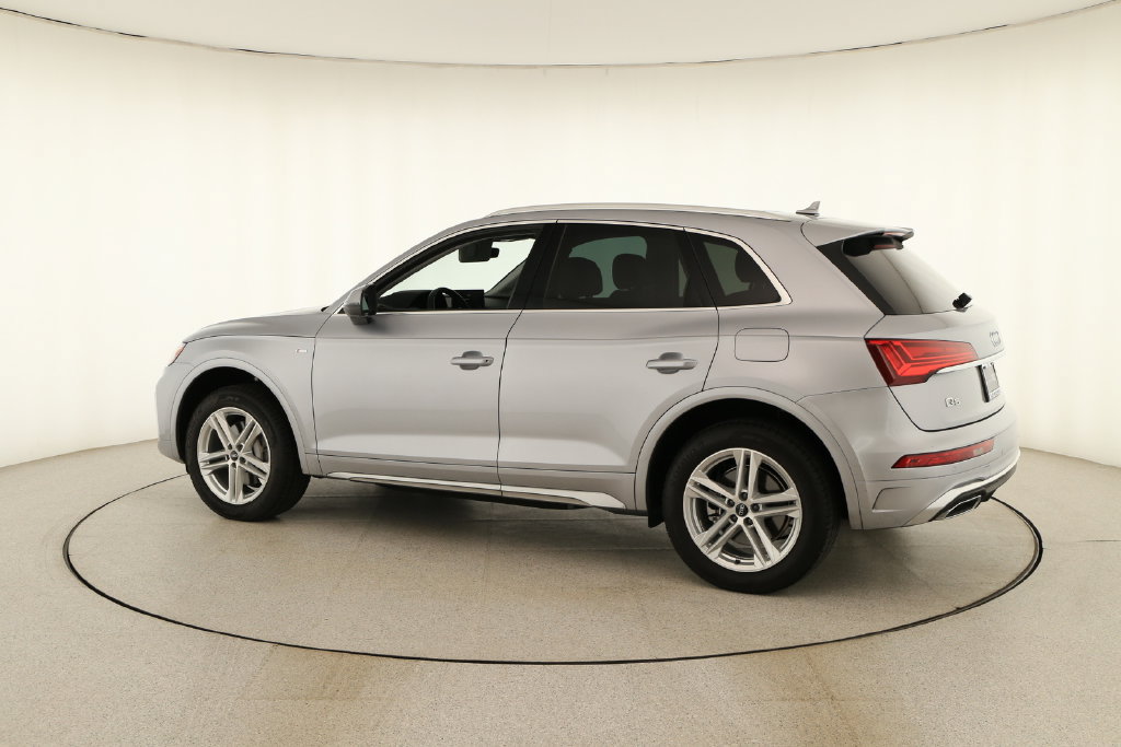 Certified 2024 Audi Q5 e Premium Plus w/ Premium Plus Package AWD/4WD image 3