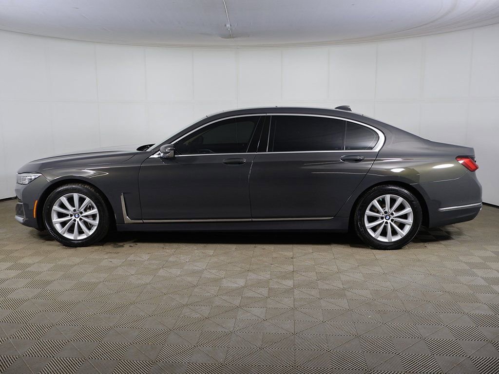 Used 2021 BMW 740i xDrive w/ Premium Package image 18