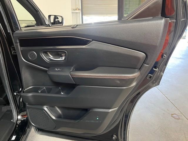Used 2025 Honda Pilot TrailSport image 15