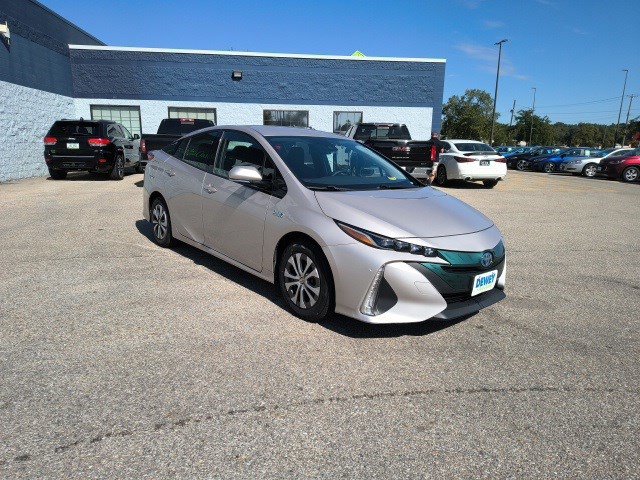 Used 2017 Toyota Prius Prime Plus image 8