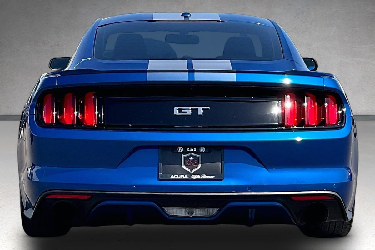 Used 2017 Ford Mustang GT Premium w/ Equipment Group 401A RWD image 4