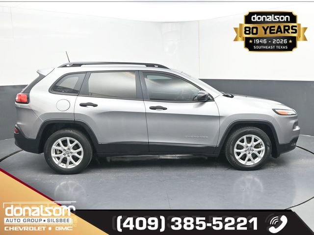 Used 2016 Jeep Cherokee Sport image 2
