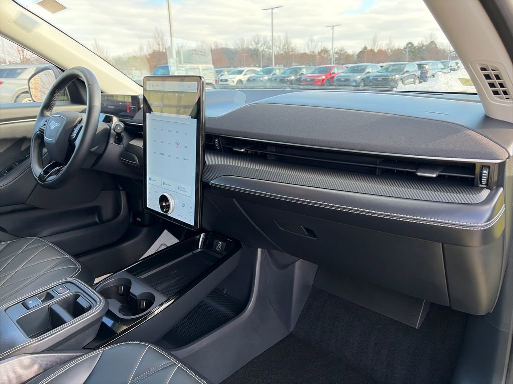 Used 2025 Ford Mustang Mach-E Select w/ Comfort Package Lite image 12