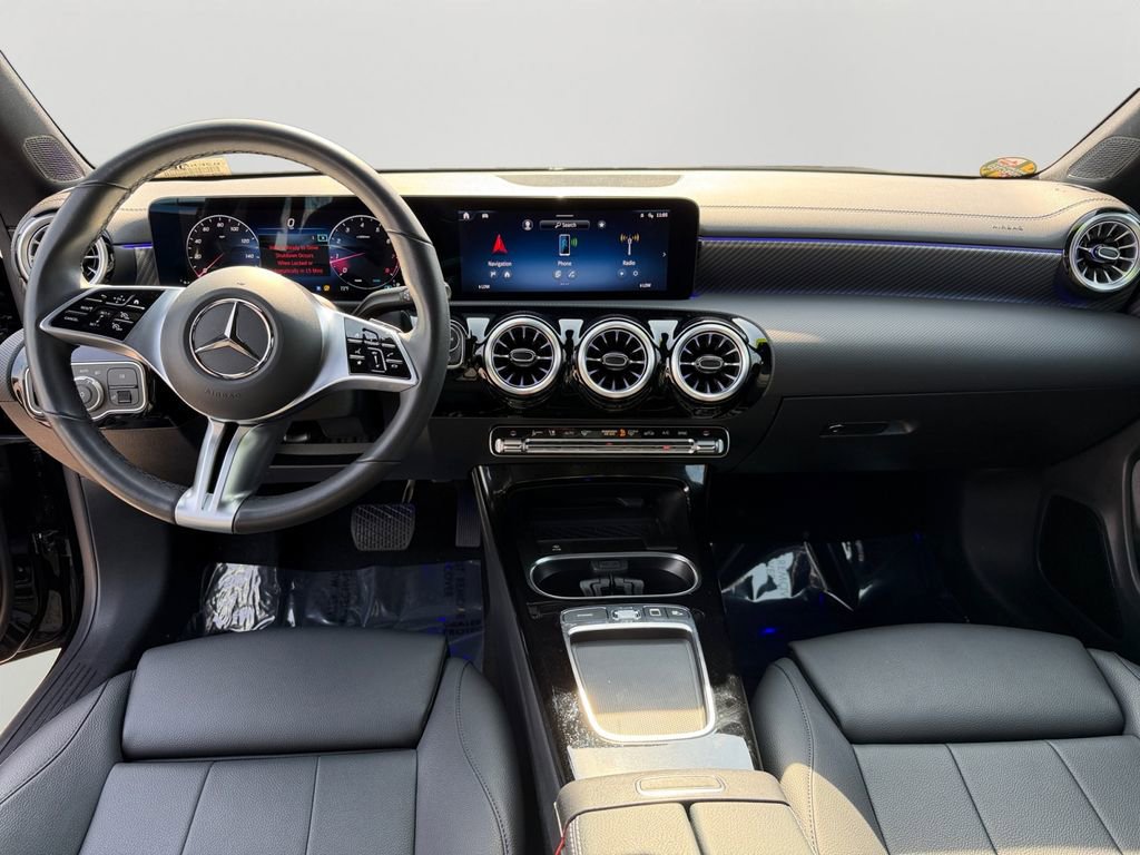 Used 2025 Mercedes-Benz CLA 250 4MATIC image 16