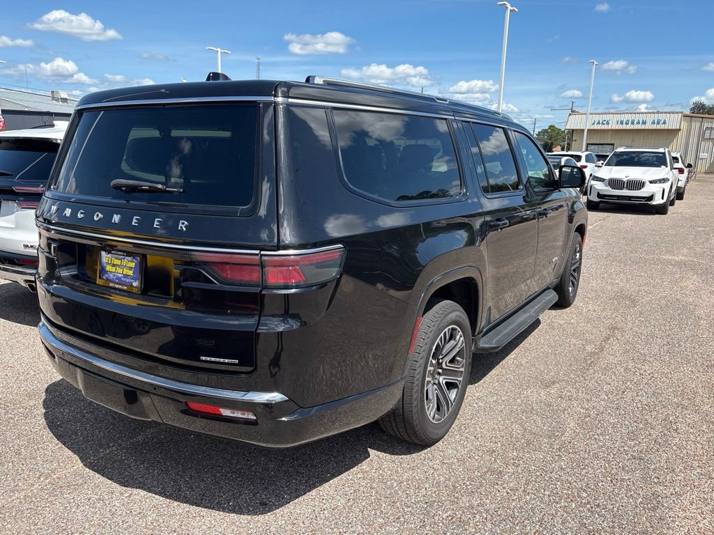 Used 2024 Jeep Wagoneer L Series II w/ Flexible Seating Group RWD image 9