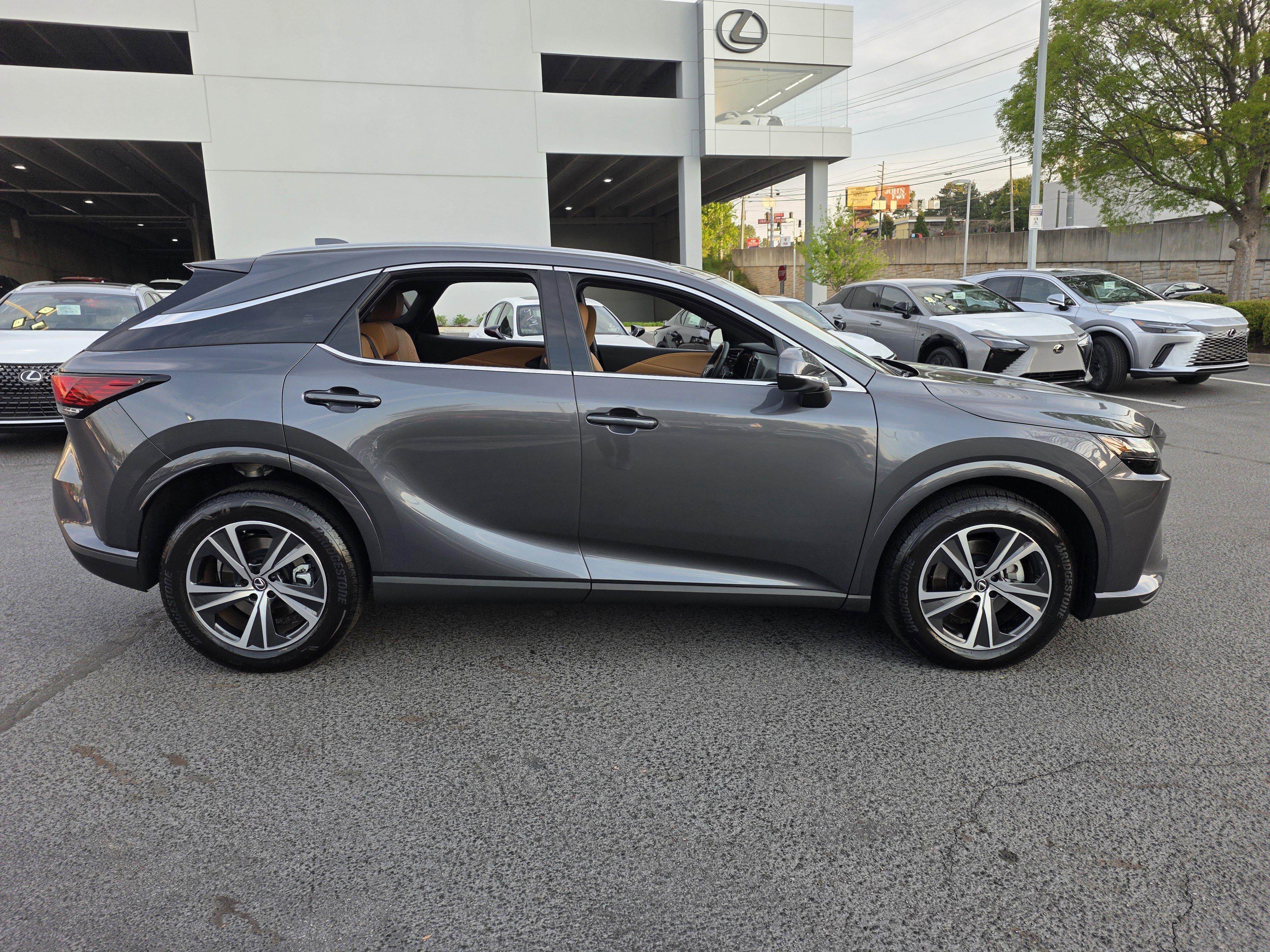 Used 2025 Lexus RX 350 Premium w/ Accessory Package (Z1) image 6