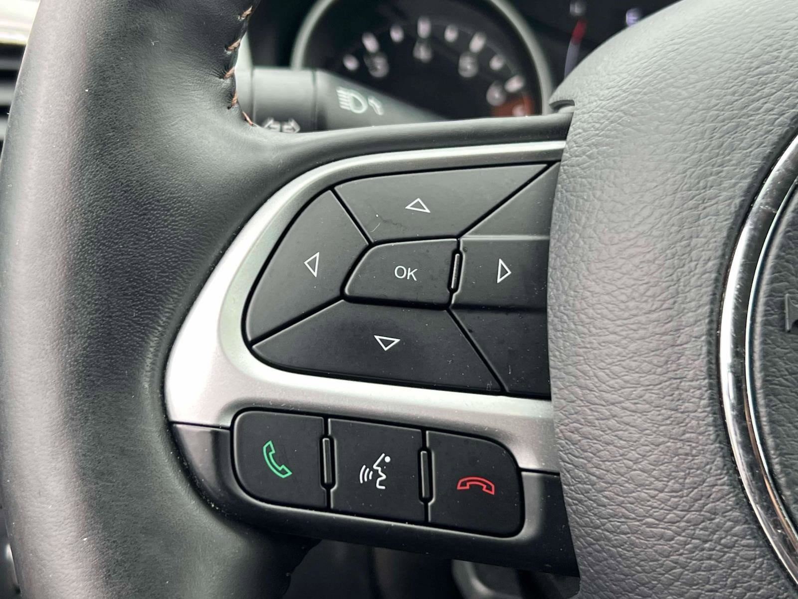 Used 2019 Jeep Compass Latitude w/ Cold Weather Group AWD/4WD image 20