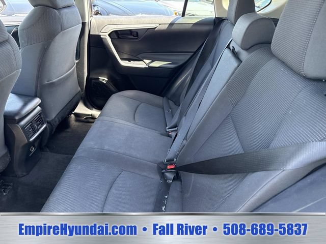Used 2020 Toyota RAV4 LE AWD/4WD image 16