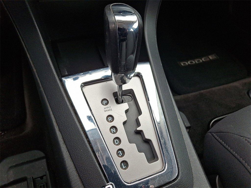 Used 2010 Dodge Avenger SXT image 14