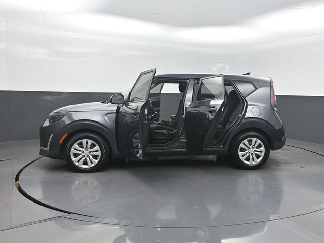 Used 2023 Kia Soul LX FWD image 35