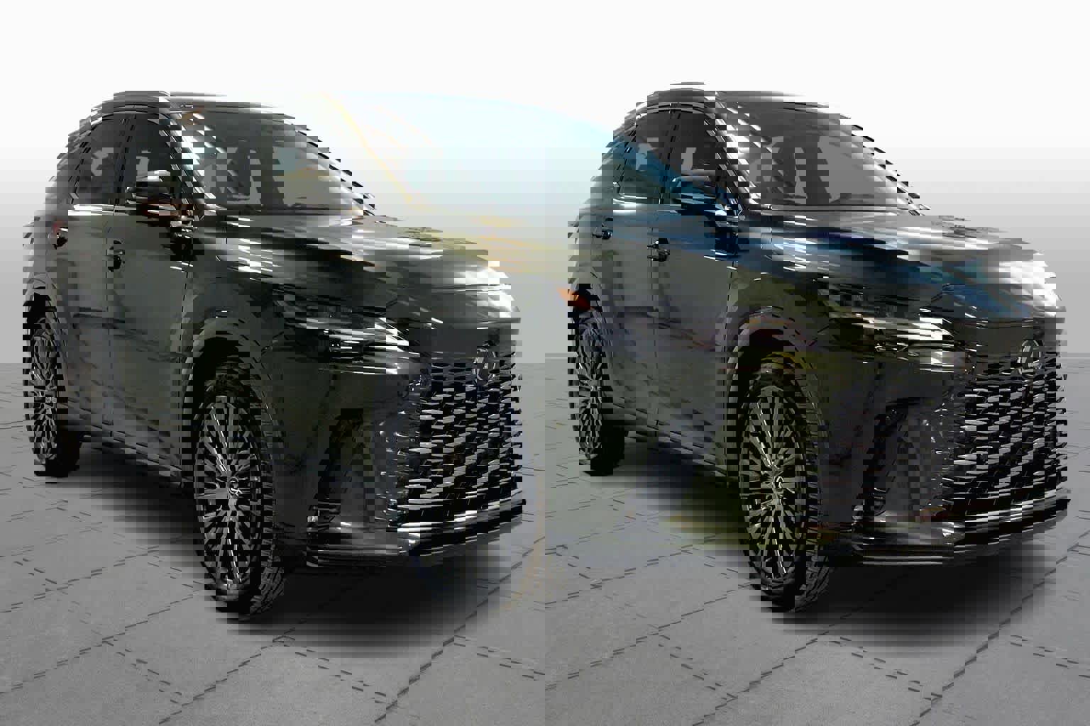 Used 2025 Lexus RX 350 Luxury w/ Convenience Package image 2