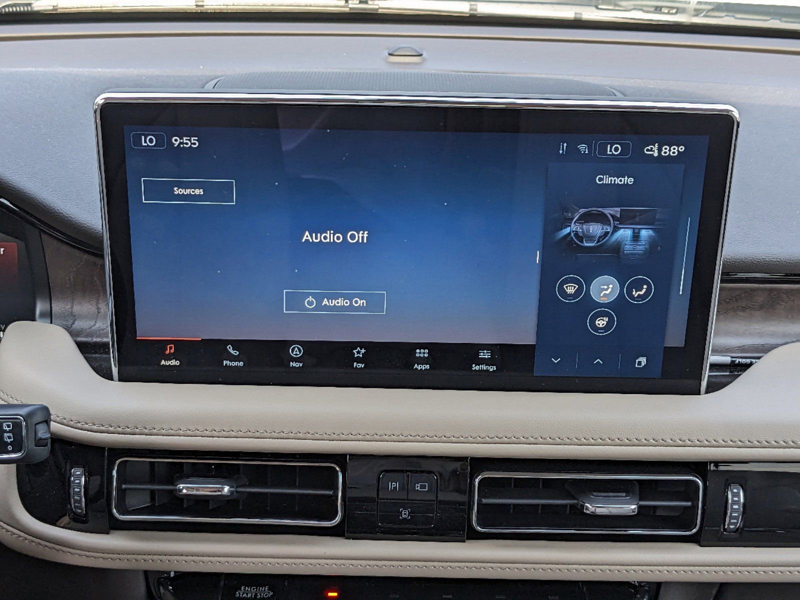 Certified 2023 Lincoln Nautilus Reserve w/ Equipment Group 202A image 19